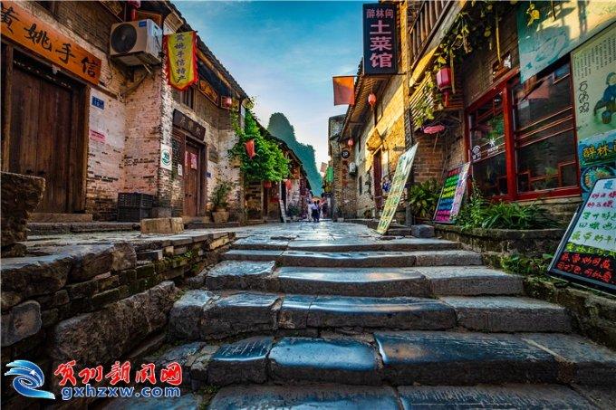 在淘宝买了一个麦克风，一年内出现了问题，寄回去的运费我已经付了，卖家说寄来的运费也要我付，这合理吗游戏画面